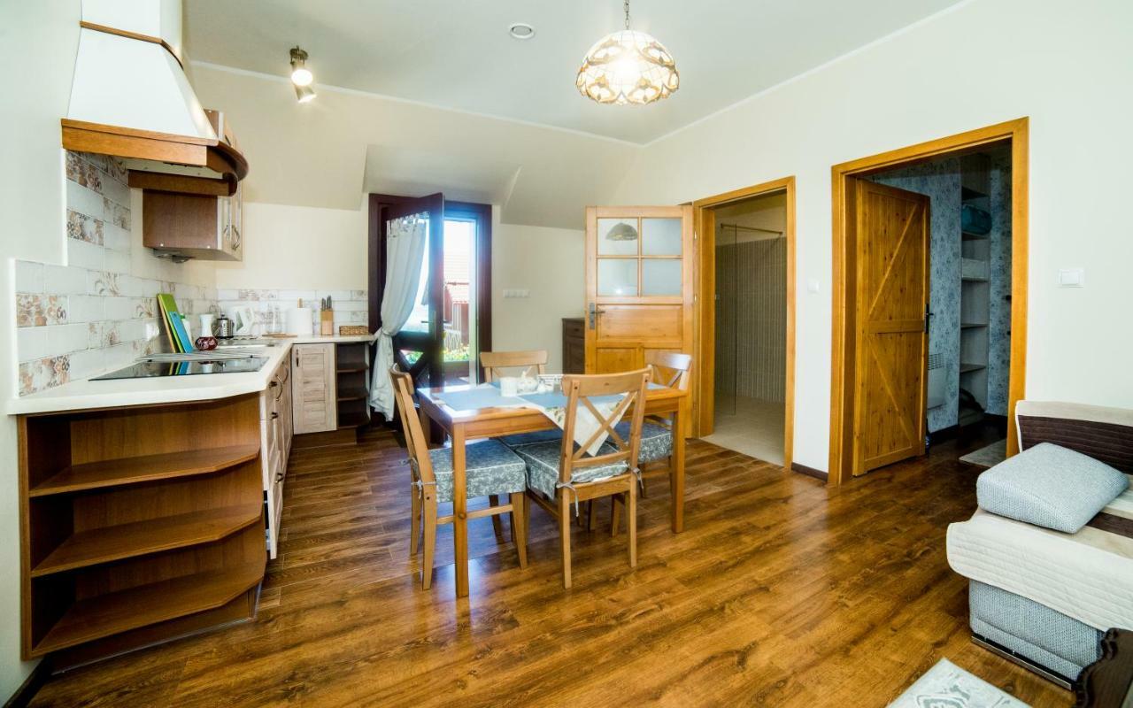 Apartamenty Romanowka Raszow Exteriör bild