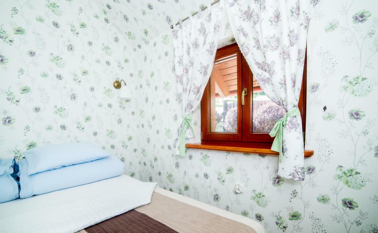 Apartamenty Romanowka Raszow Exteriör bild