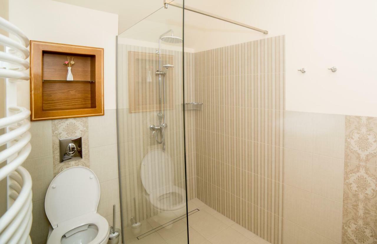 Apartamenty Romanowka Raszow Exteriör bild